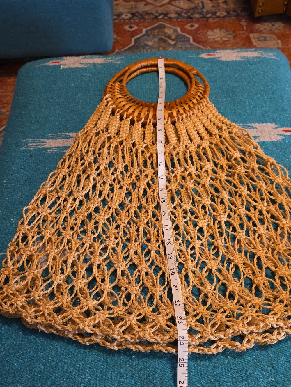 VTG Boho Macrame Straw Net Shoulder Bag Wooden Handle EUC - Picture 14 of 16